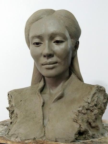 Retrato escultórico de Jin Ling frente